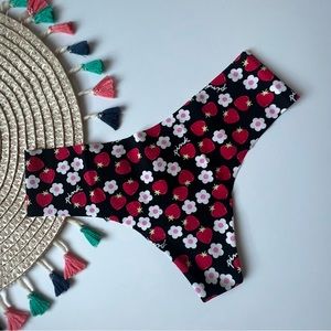 Victoria's Secret No Show Thong Panty Black Strawberry Floral Small NEW